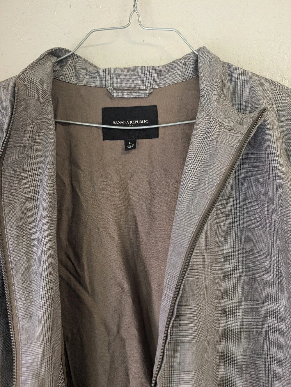 Banana Republic Checkered Bomber Jacket L Gray Pockets Collar Ribbed Cuffs